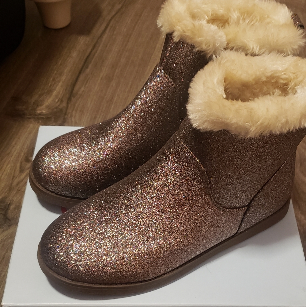 Girls Cat & Jack boots size 6